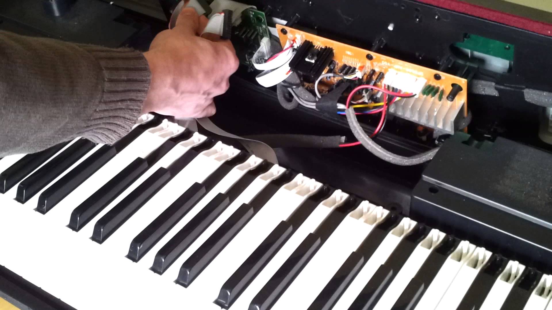 reparacion piano digital electronico
